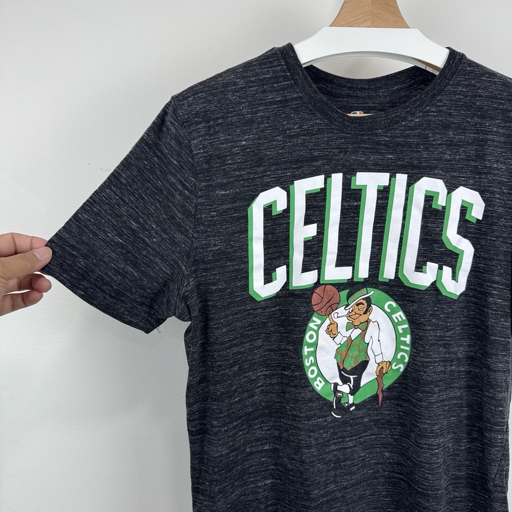 UNK NBA Boston Celtics Men's T-Shirt Dark Heather Arch Logo Short Sleeve Medium